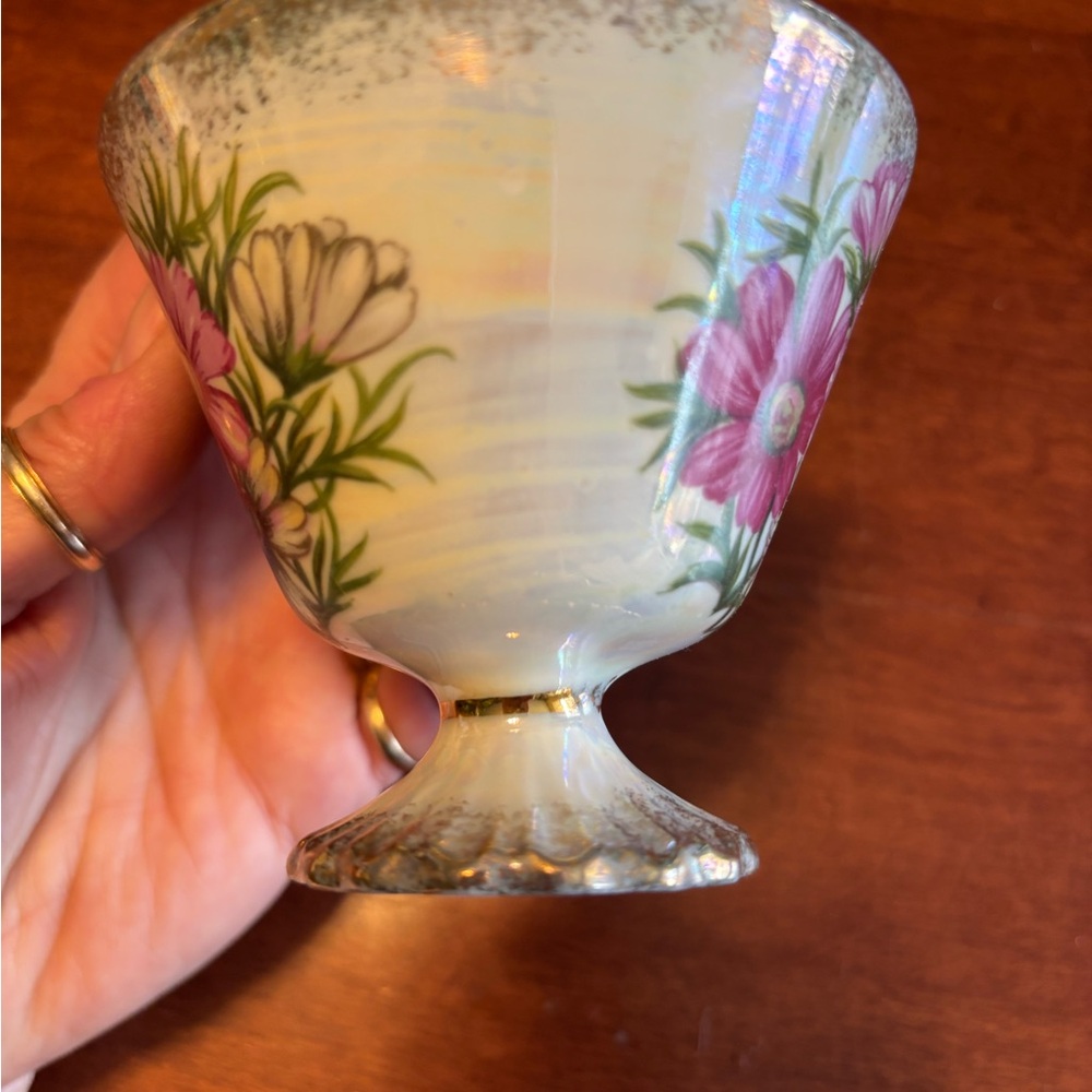 Vintage Floral Lusterware Teacup with Gold Handle - Picture 3 of 9
